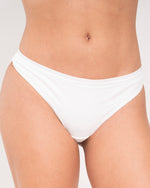 Cargar imagen en visor de galería, Panty Tipo Hilo Kamila