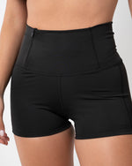Cargar imagen en visor de galería, Short Deportivo Kamila

